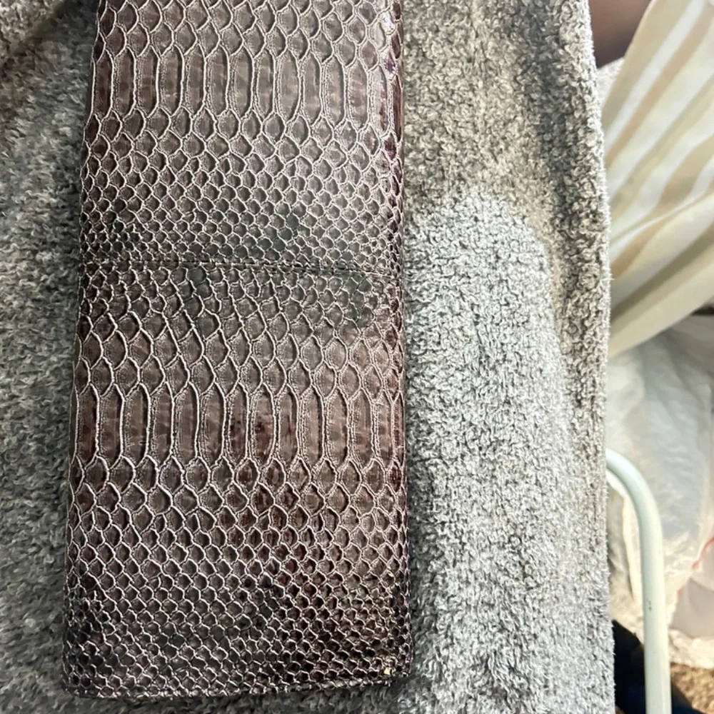 purse - Picture 2 of 3